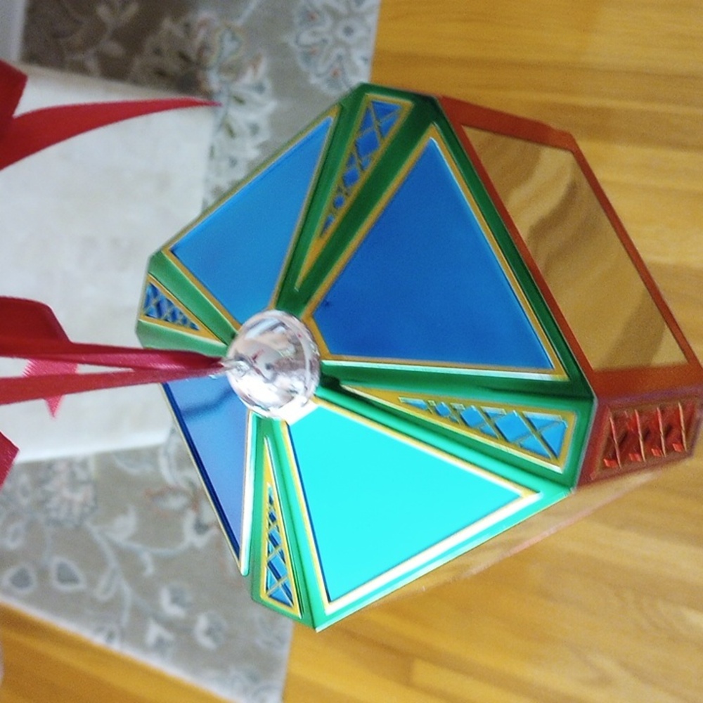 Mr. Christmas Magic Scene Ornament PLAYS MUSIC!!